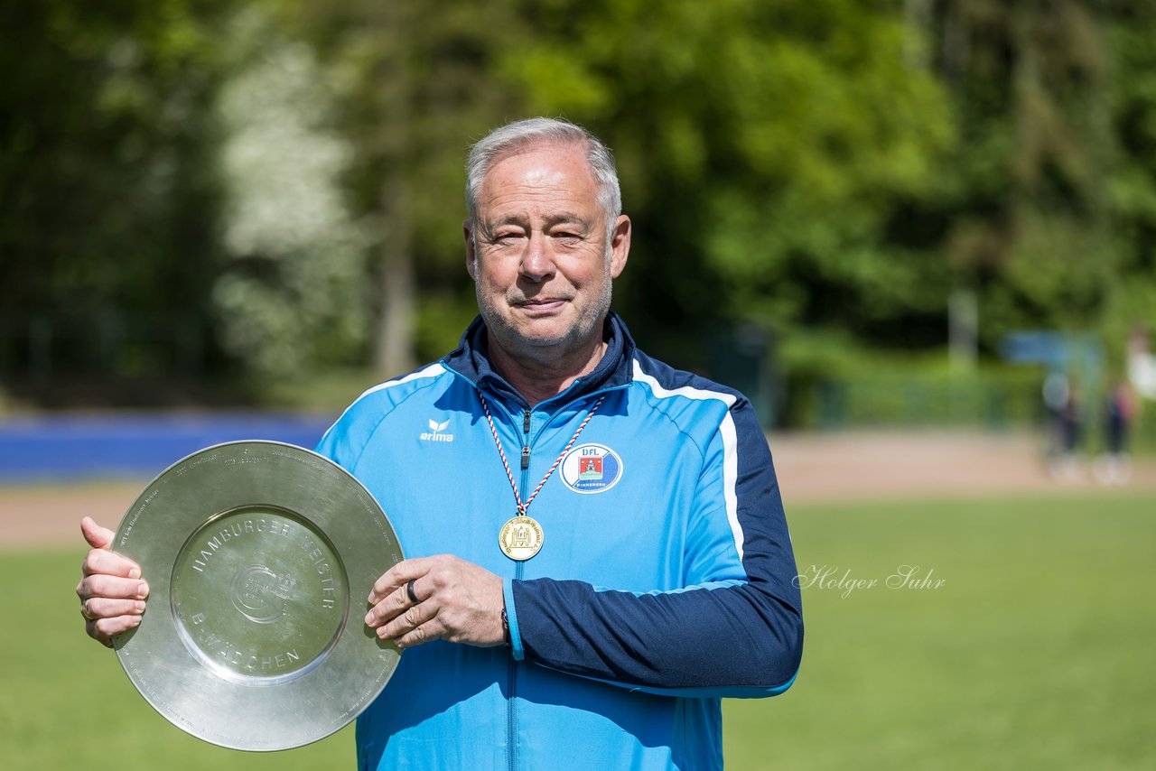 Bild 324 - wBJ Pinneberg Hamburger Meister Siegerehrung
